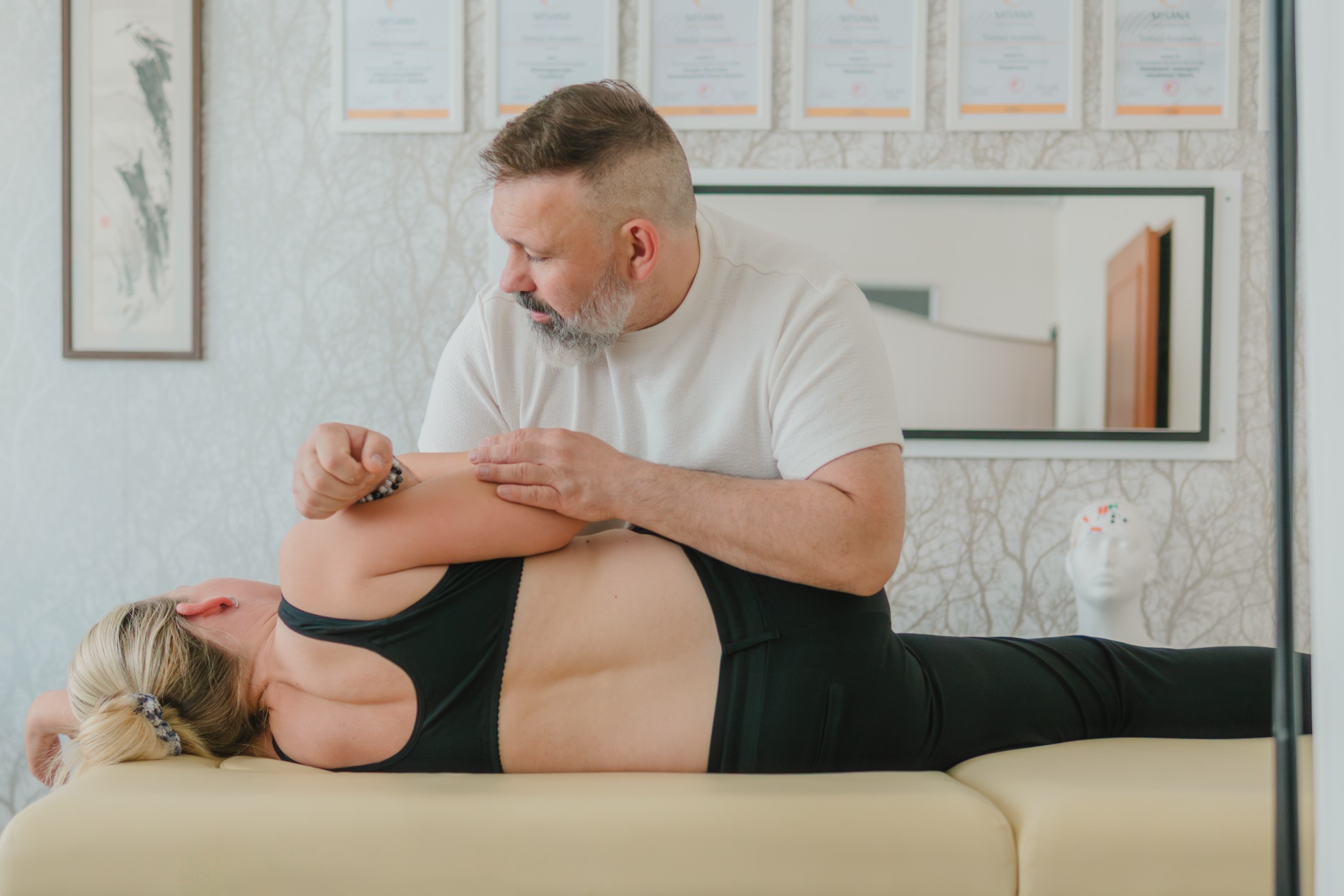 Chiropraktyka – ocena i praca z pacjentką w gabinecie